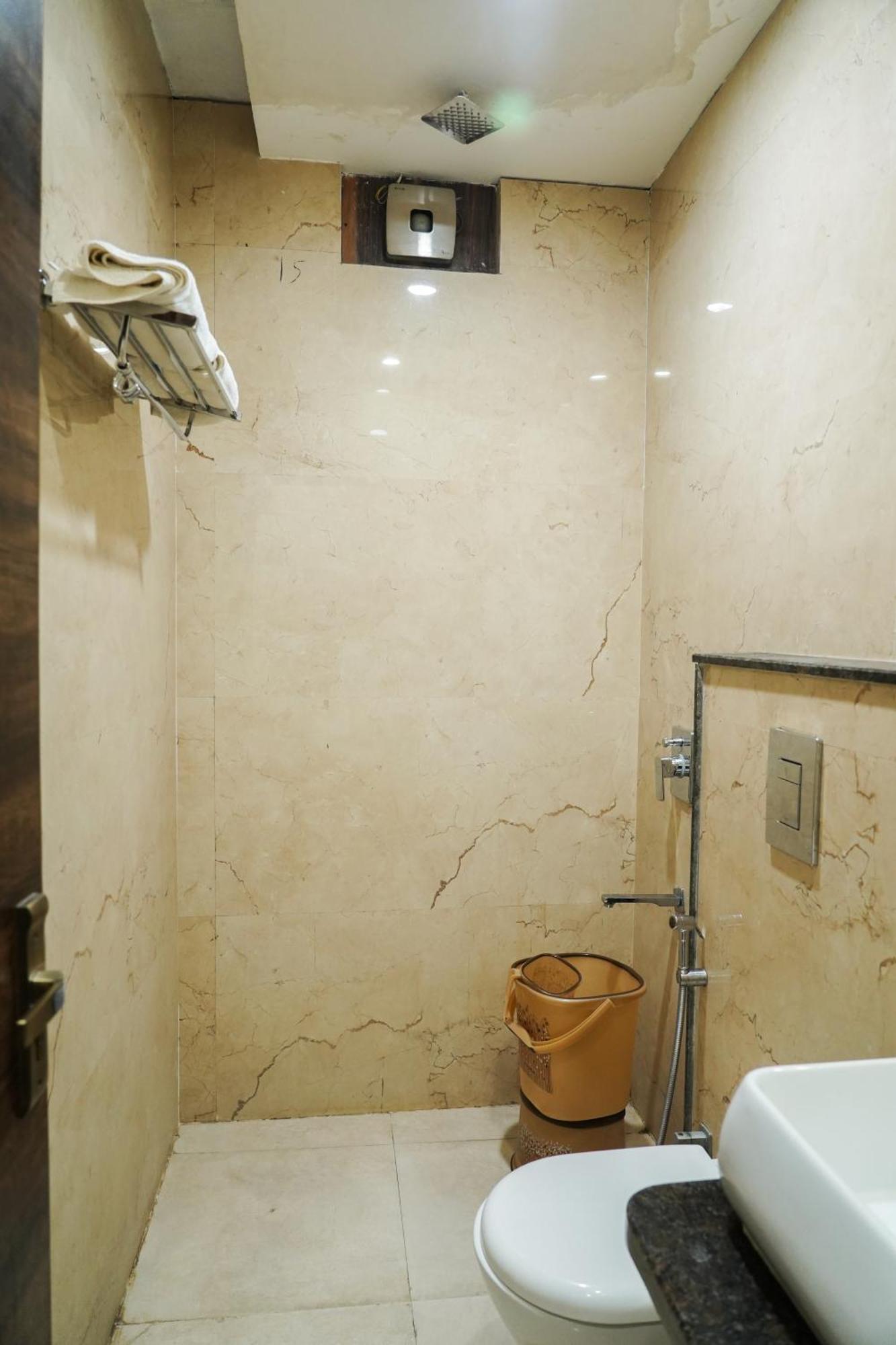 Hotel Batra Home Nizamuddin Neu-Delhi Exterior foto