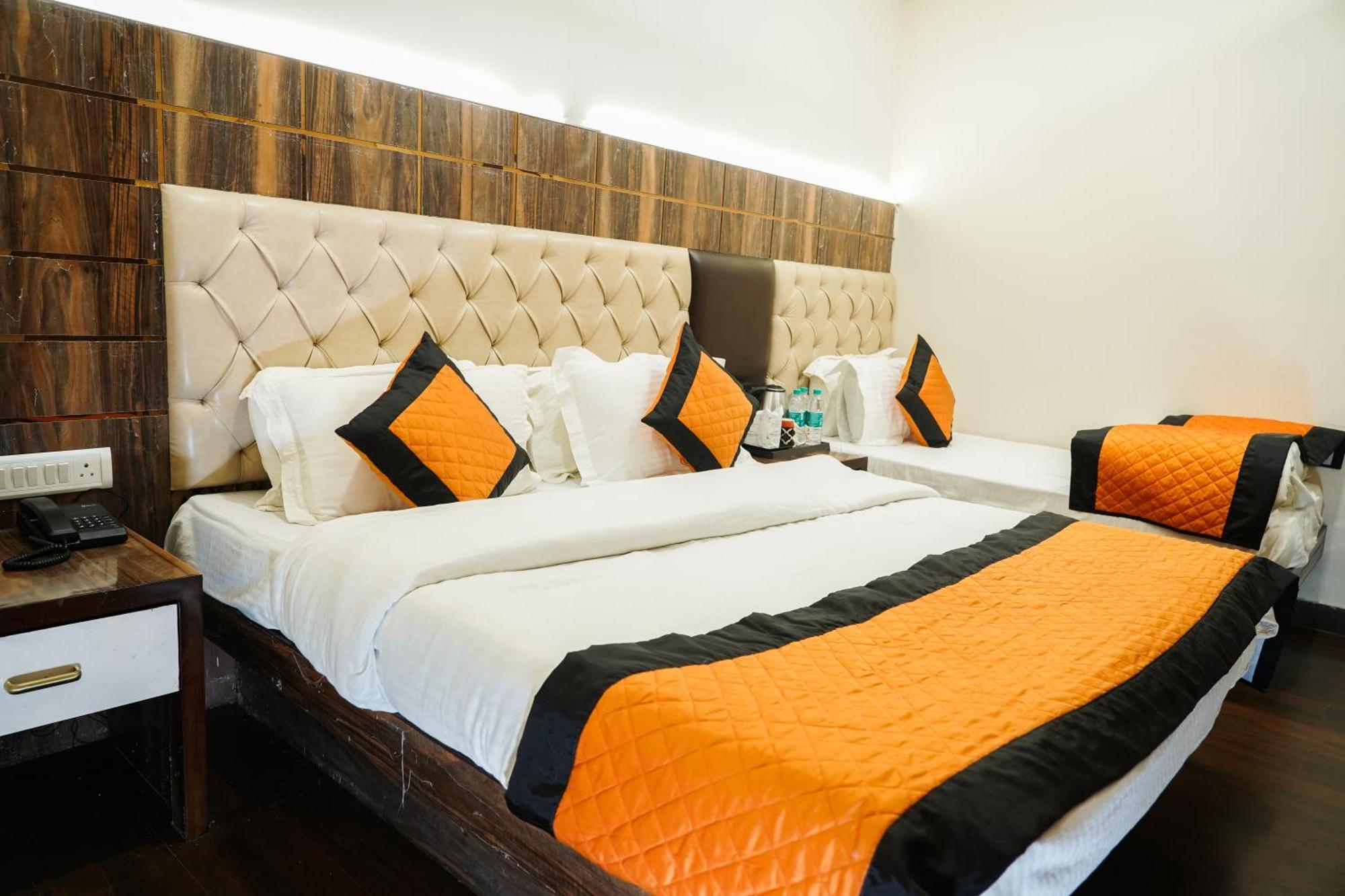 Hotel Batra Home Nizamuddin Neu-Delhi Exterior foto