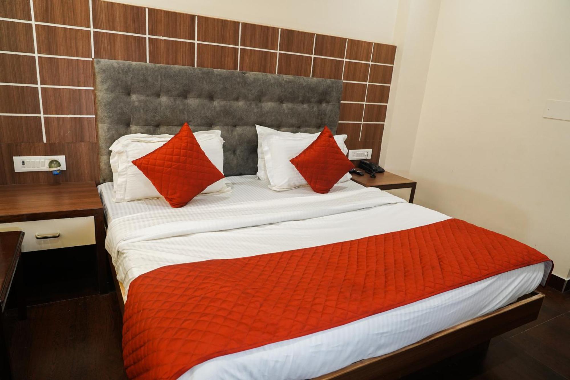 Hotel Batra Home Nizamuddin Neu-Delhi Exterior foto