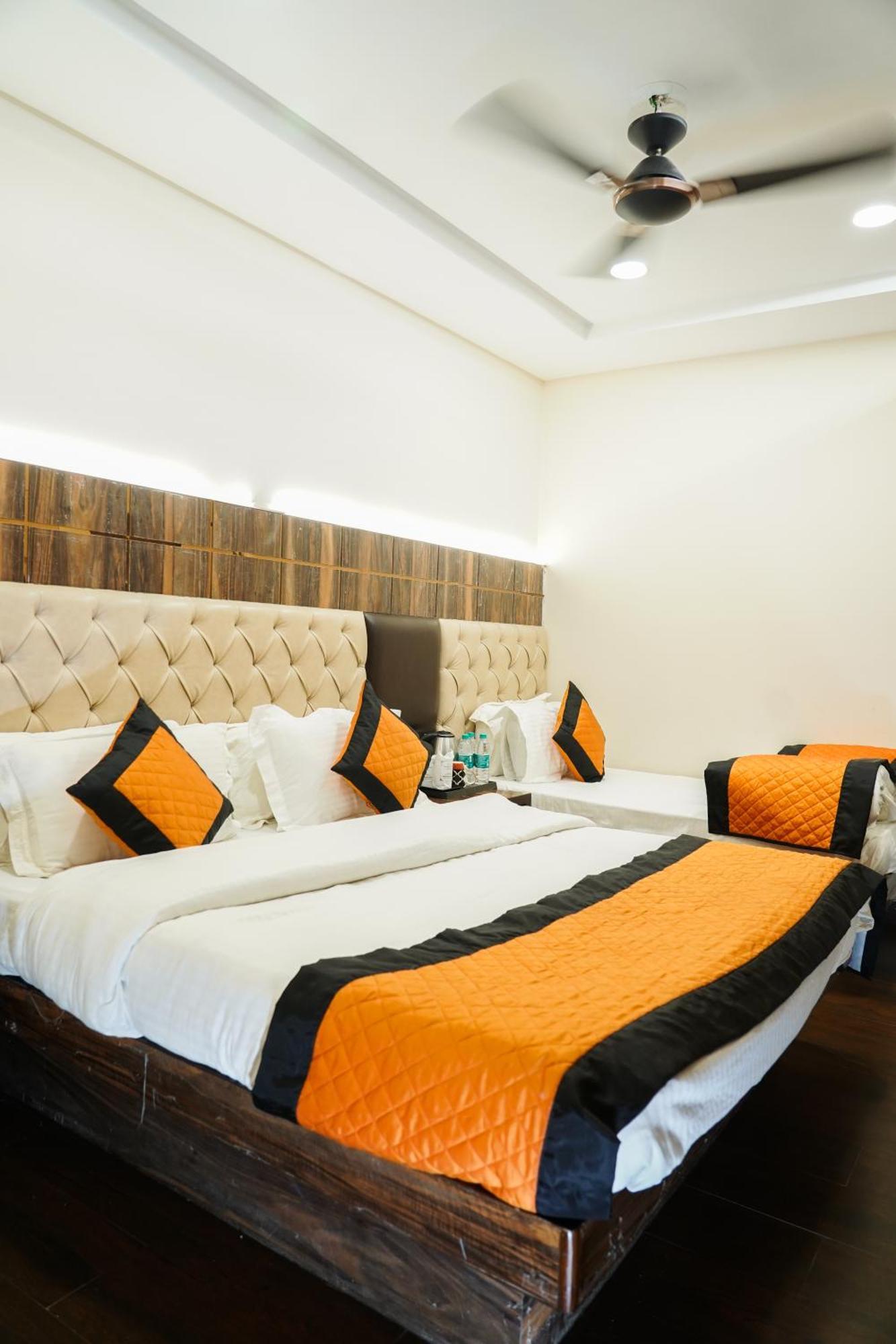 Hotel Batra Home Nizamuddin Neu-Delhi Exterior foto