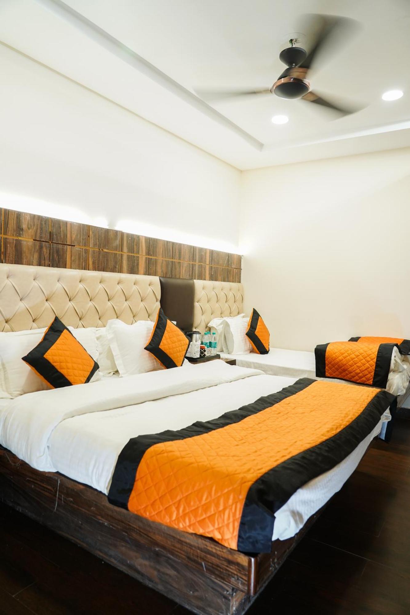 Hotel Batra Home Nizamuddin Neu-Delhi Exterior foto