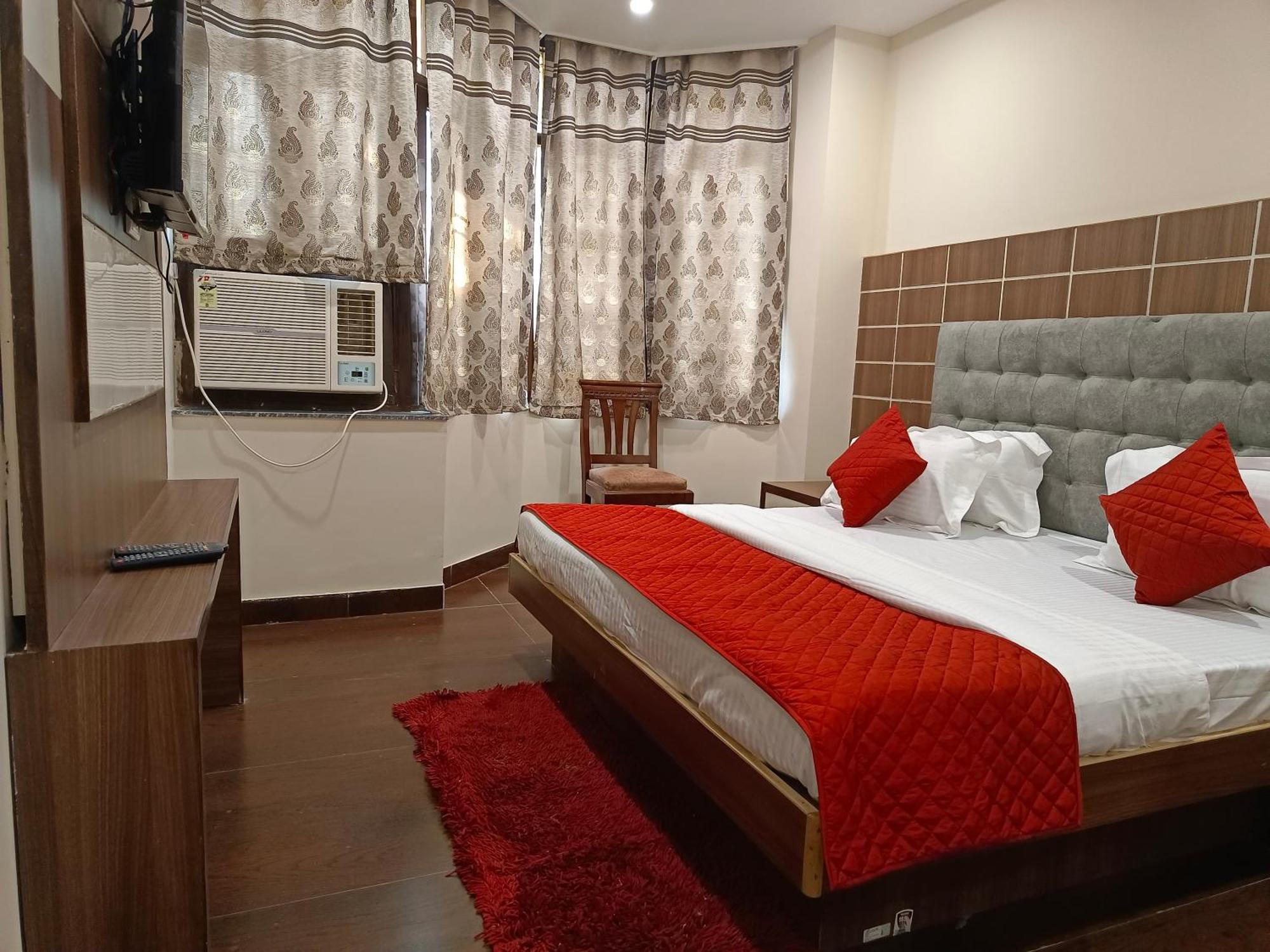 Hotel Batra Home Nizamuddin Neu-Delhi Zimmer foto